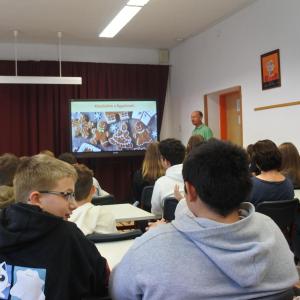 Mézes Reggeli Program
