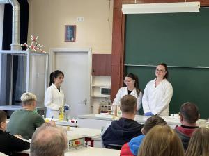 Innovatív program „Természettudományos kísérletek” címmel a KLG-ben